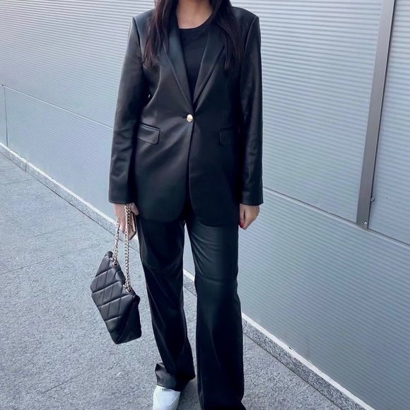 Zara faux leather blazer with gold button - Picture 7 of 15